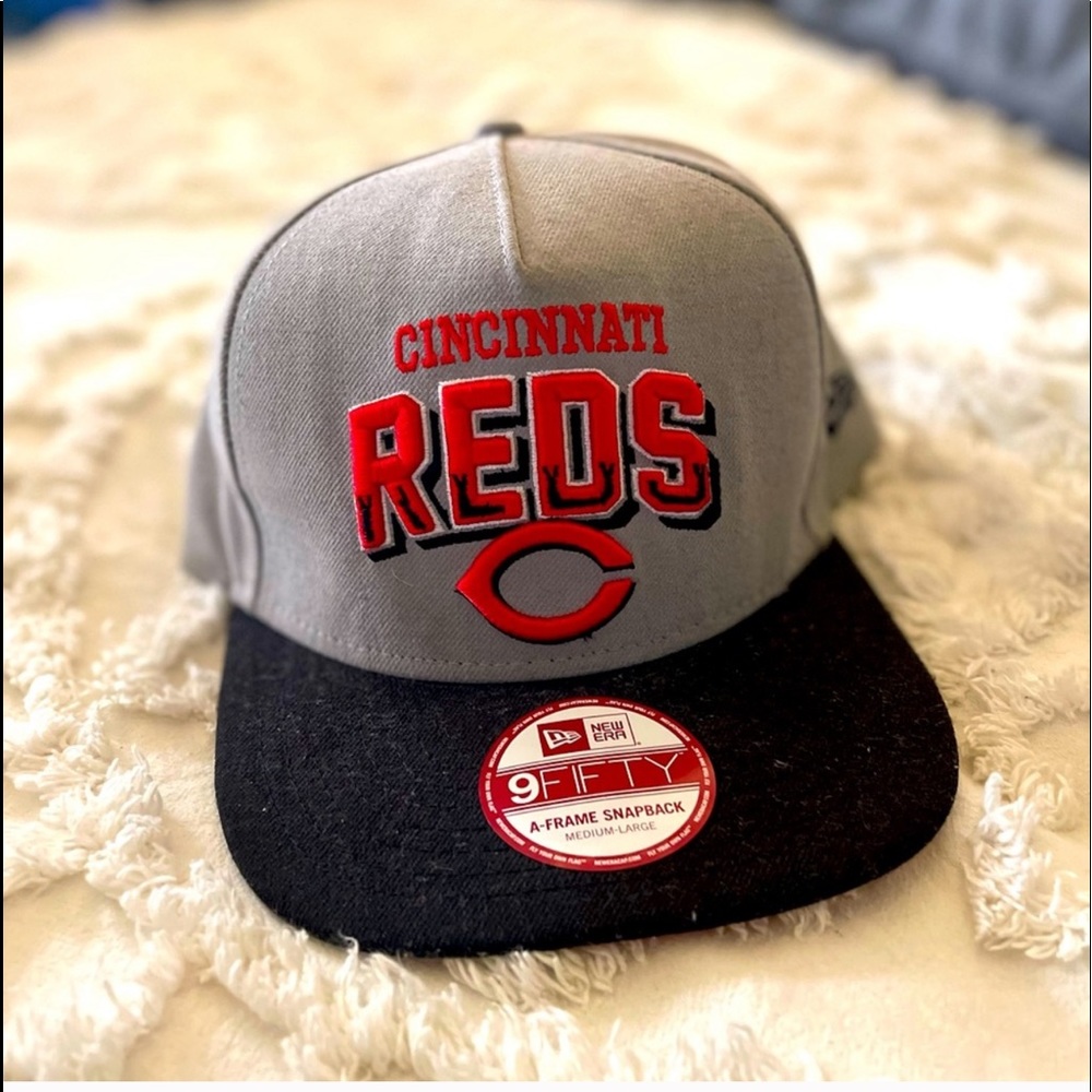 4 SnapBack Hats - Picture 4 of 6